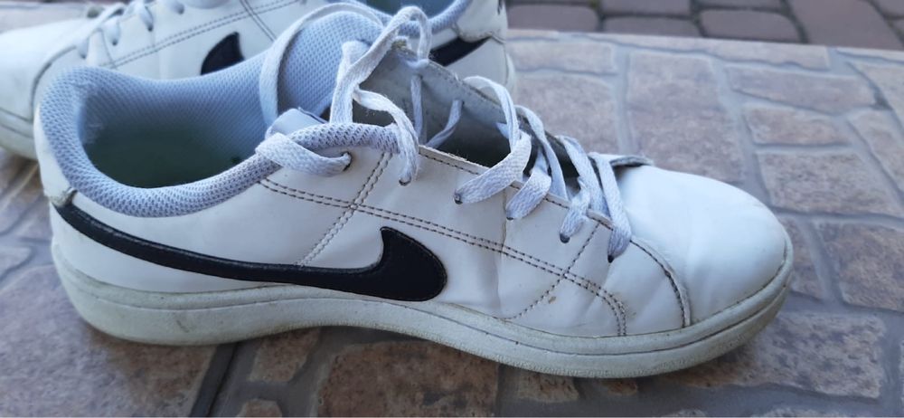 Białe buty Nike rozm.41 Court Royale 2