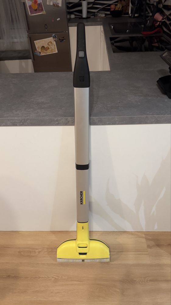 Mop elektryczny Karcher, bezprzewodowy.