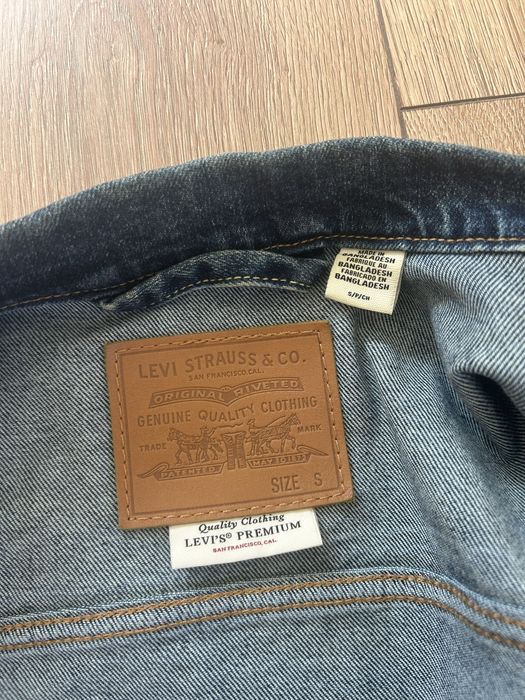 O casaco Levi's é autêntico