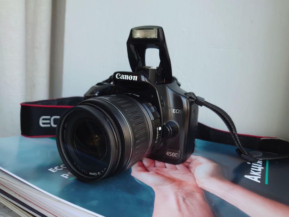 Дзеркальна камера Canon 450D з об'єктивом 18-55, сумкою і т.д.