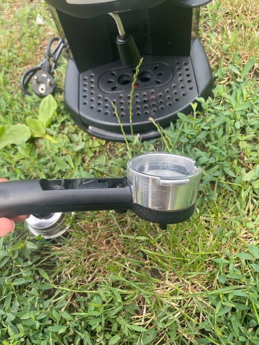 Рожковая кофеварка Delongi