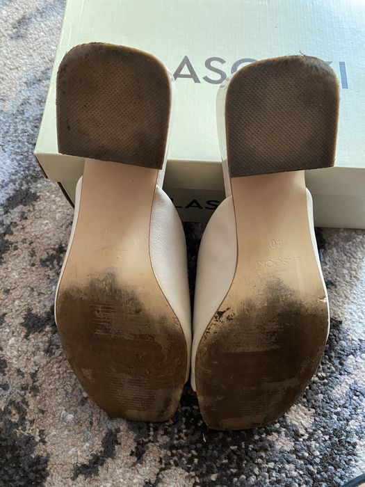 Шльопанці жіночі,шкіряні,39,Lasocki,бежеві