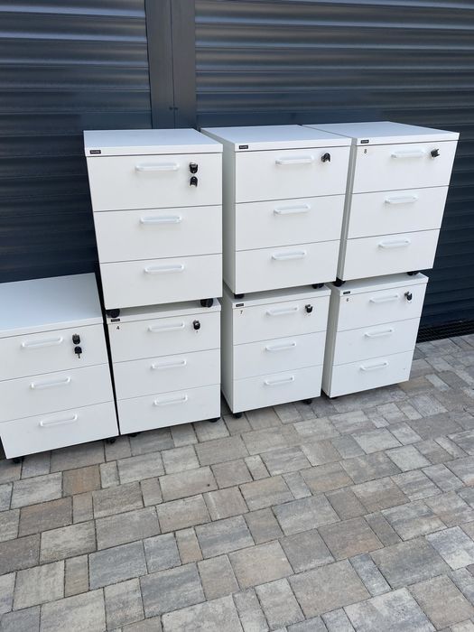 Szafka z szufladami firmy,, Nowy Styl