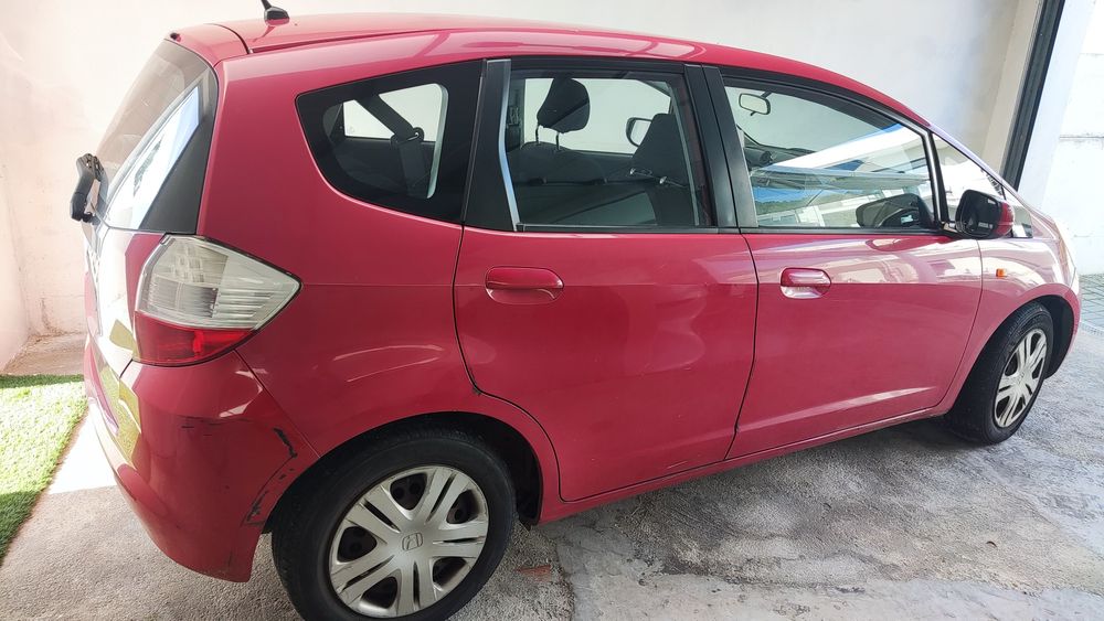 Vendo/Troco Honda Jazz vermelho