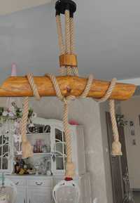 Lampa loft drewniana z belki