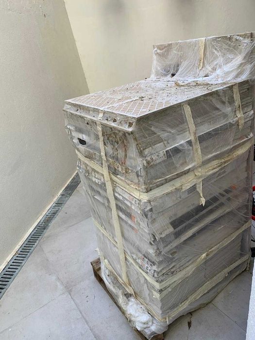 PAVIMENTOS: Margres + Grespor 26m2 - terraco + casa do banho