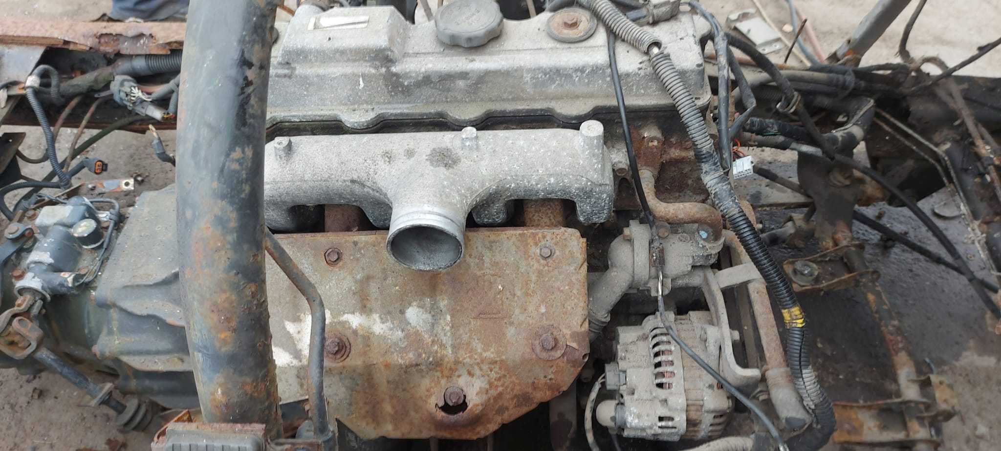Mitsubishi Canter 2.8 Diesel 96r. silnik kompletny - uszkodzony