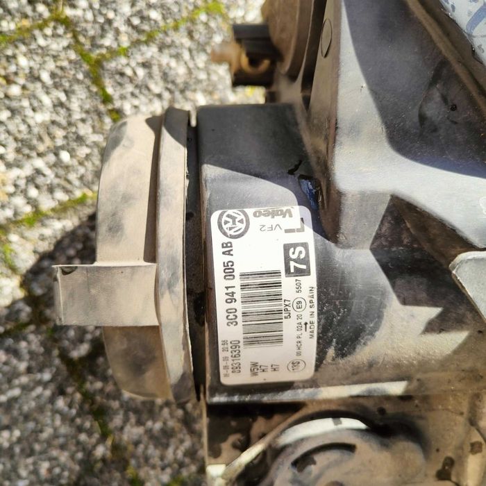 Lampa przednia VW Passat (B6), lewa, prawa