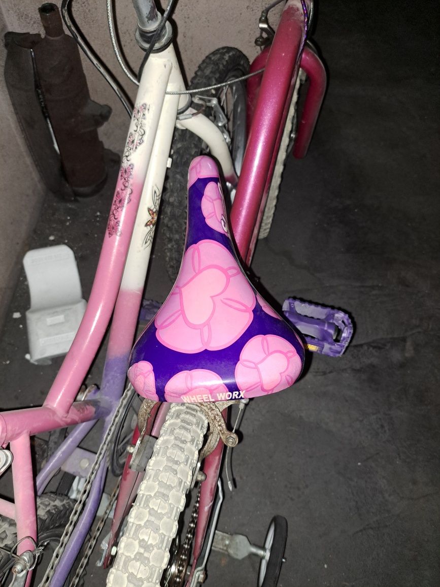 Bicicletas menina criança