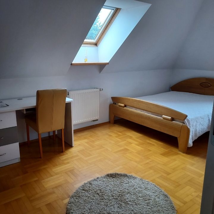 Wynajmę pokój kobiecie w domku jednorodzinnym