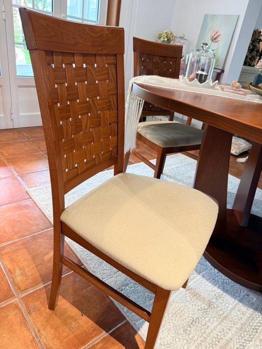 Conjunto mesa extensivel + 4 cadeiras