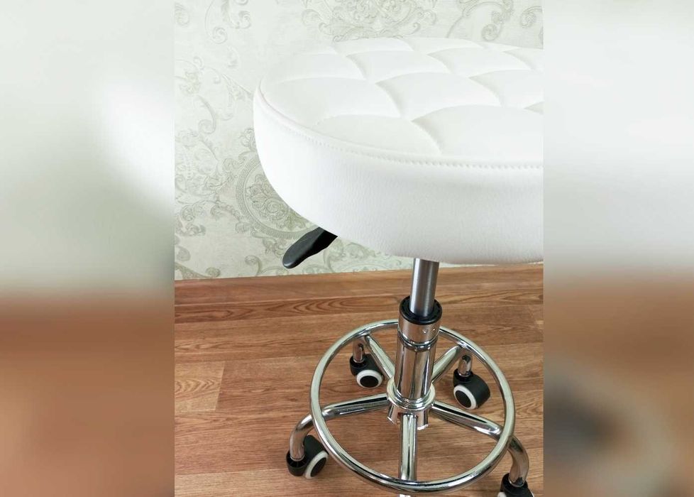 Стілець для майстра Salon-07 крісло кругле на колесах / Стул мастера