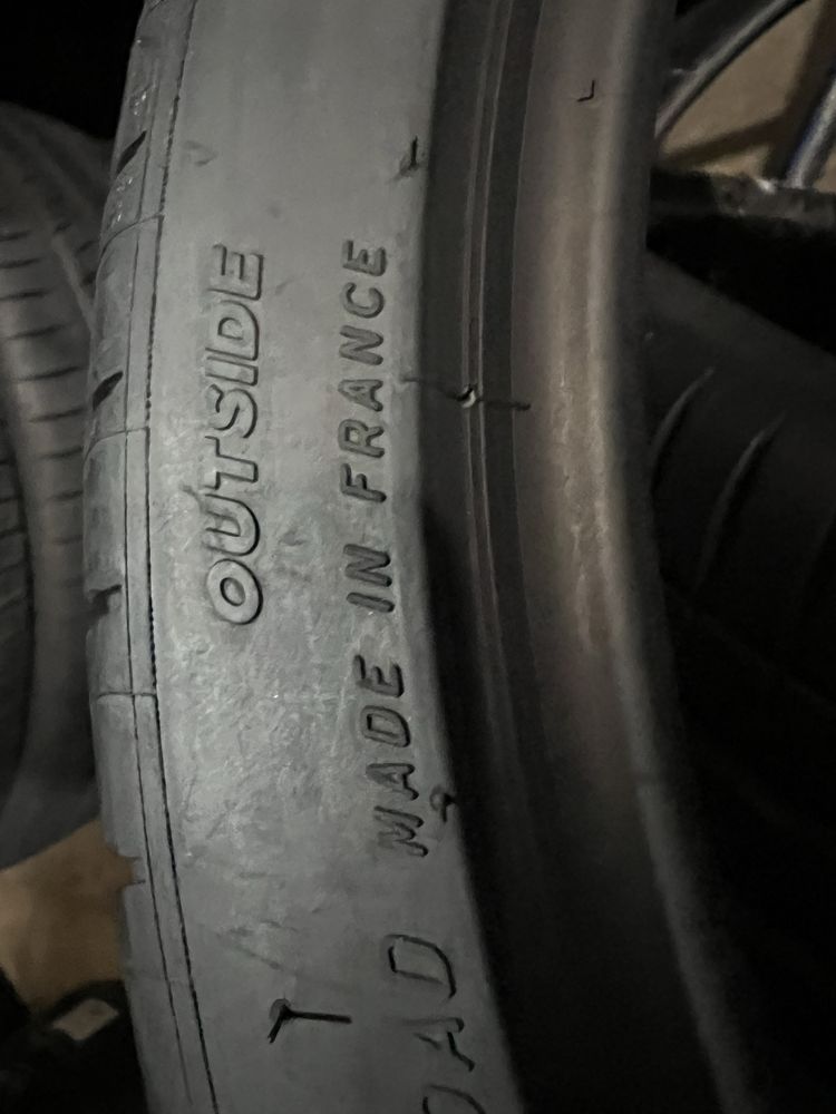 245/35/19 R19 Michelin Pilot Sport 4S 4шт нові