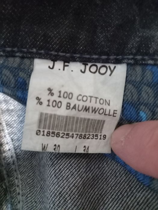 Продам джинсы мужские.