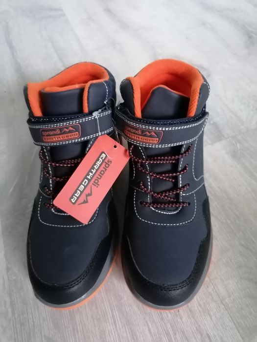 Nowe z metką zimowe buty.