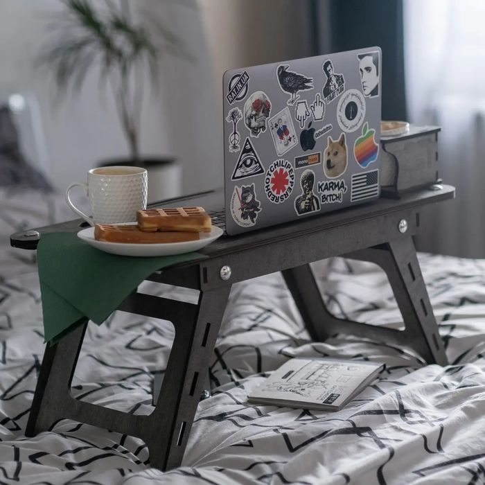 Столик для ліжка