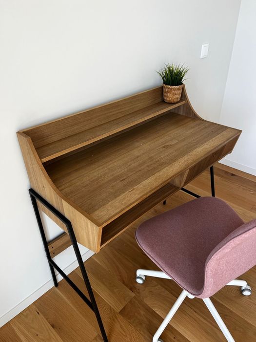 Secretaria e cadeira