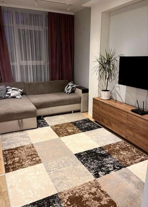 Продам килим в гарному стані