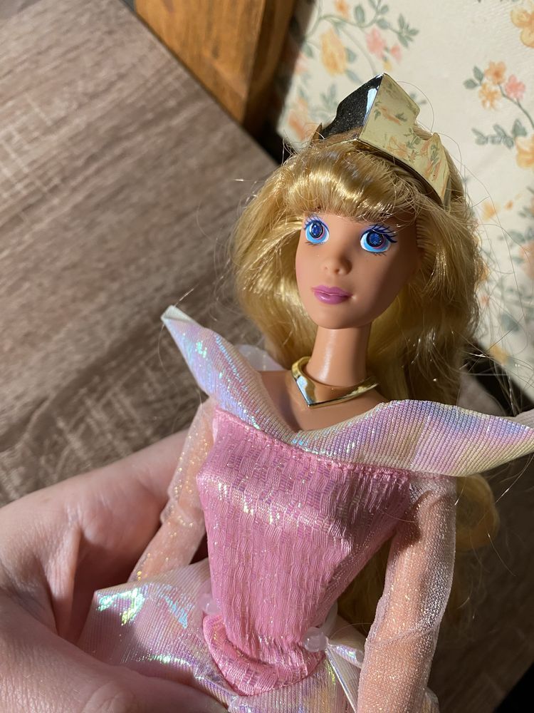 Sleeping Beauty Sparkle Eyes 1996 Barbie Mattel