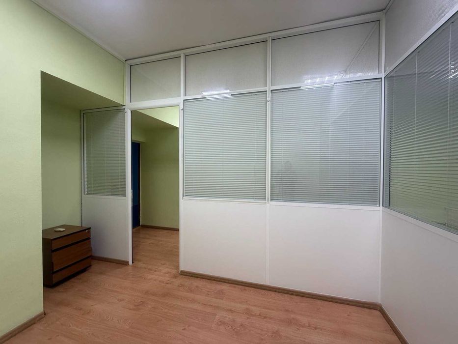 Здам офіс 35м2 в БЦ, вул. Сверстюка, метро Лівобережна 5 хвилин