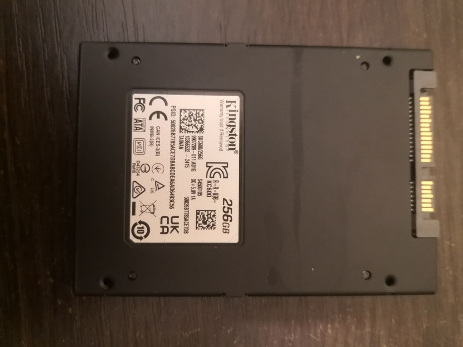 Продаю ssd kingston kc600 на 256 гб