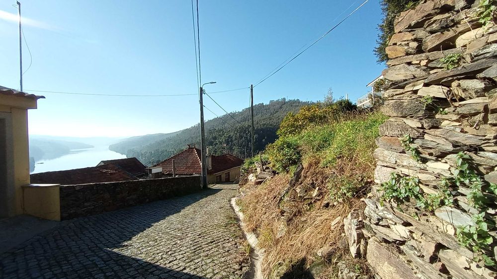 Terreno com vista de Rio