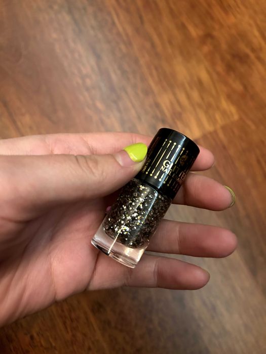 Zestaw lakierów do paznokci z brokatem bell