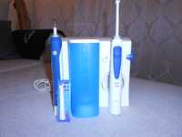 Stacja Oral-B Care Centre: Szczoteczka Oral-B Pro 2000 + Irygator Oxyj