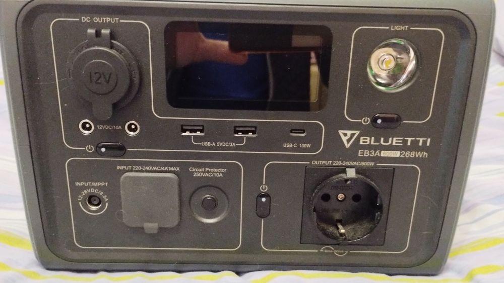 Зарядна станція bluetti eb3a