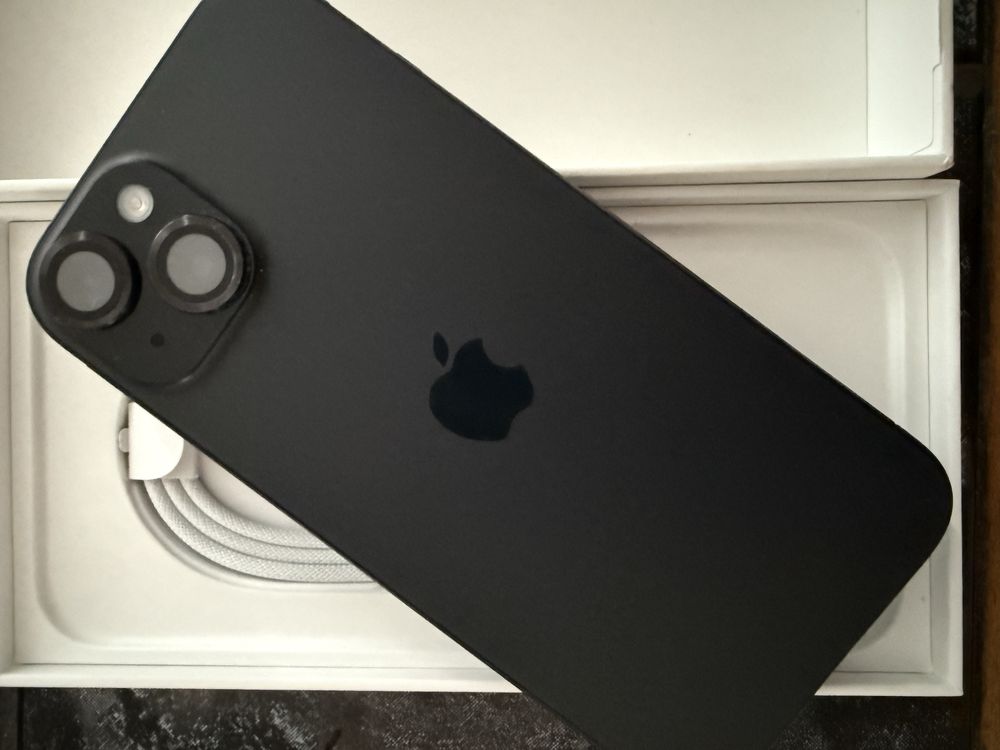 Iphone 15  bat87%