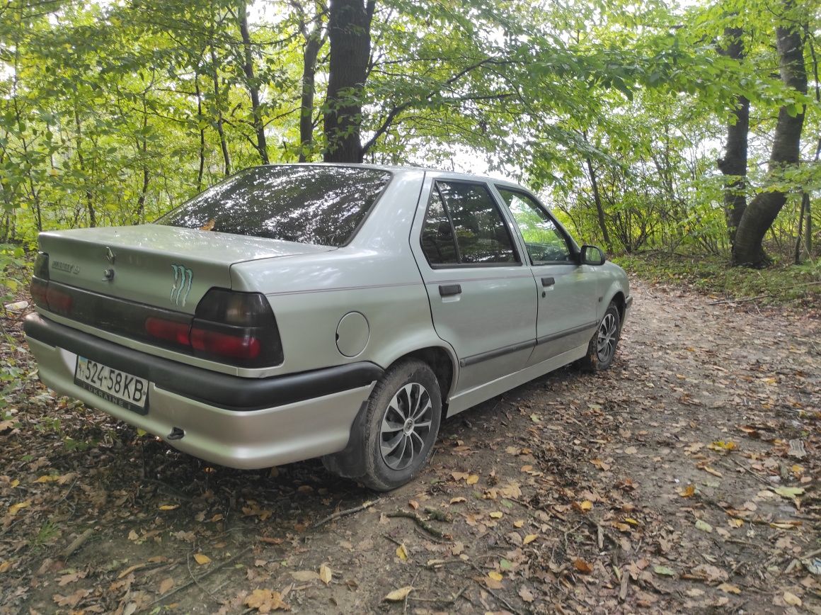 Продам срочно  renault 19  1992р