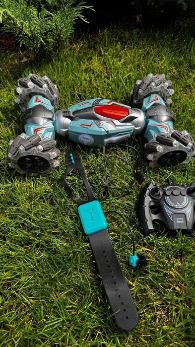 Машинка на радиоуправлении 4х4