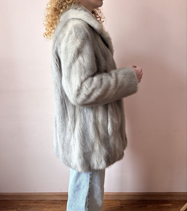 Продам блакитну норкову шубу (розмір S)