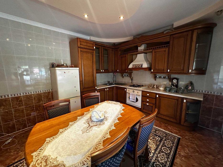 Продається будинок в с. Угля