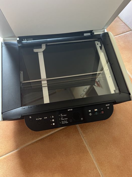Impressora multi-funções Canon MP140