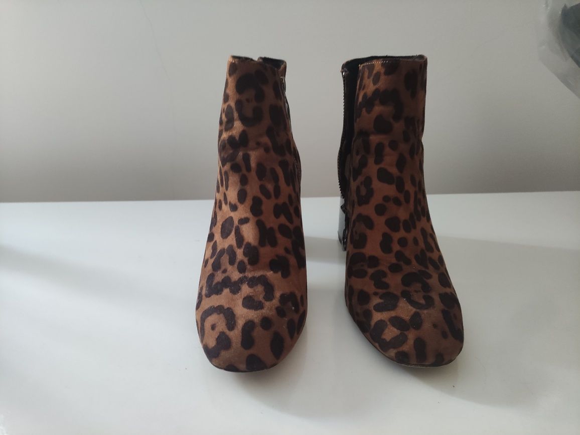 Botins estampa tigresa