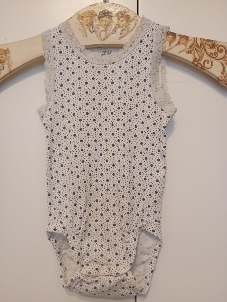 Body niemowlęce dla dziewczynki, rozmiar 68 cm(4-6 miesięcy).