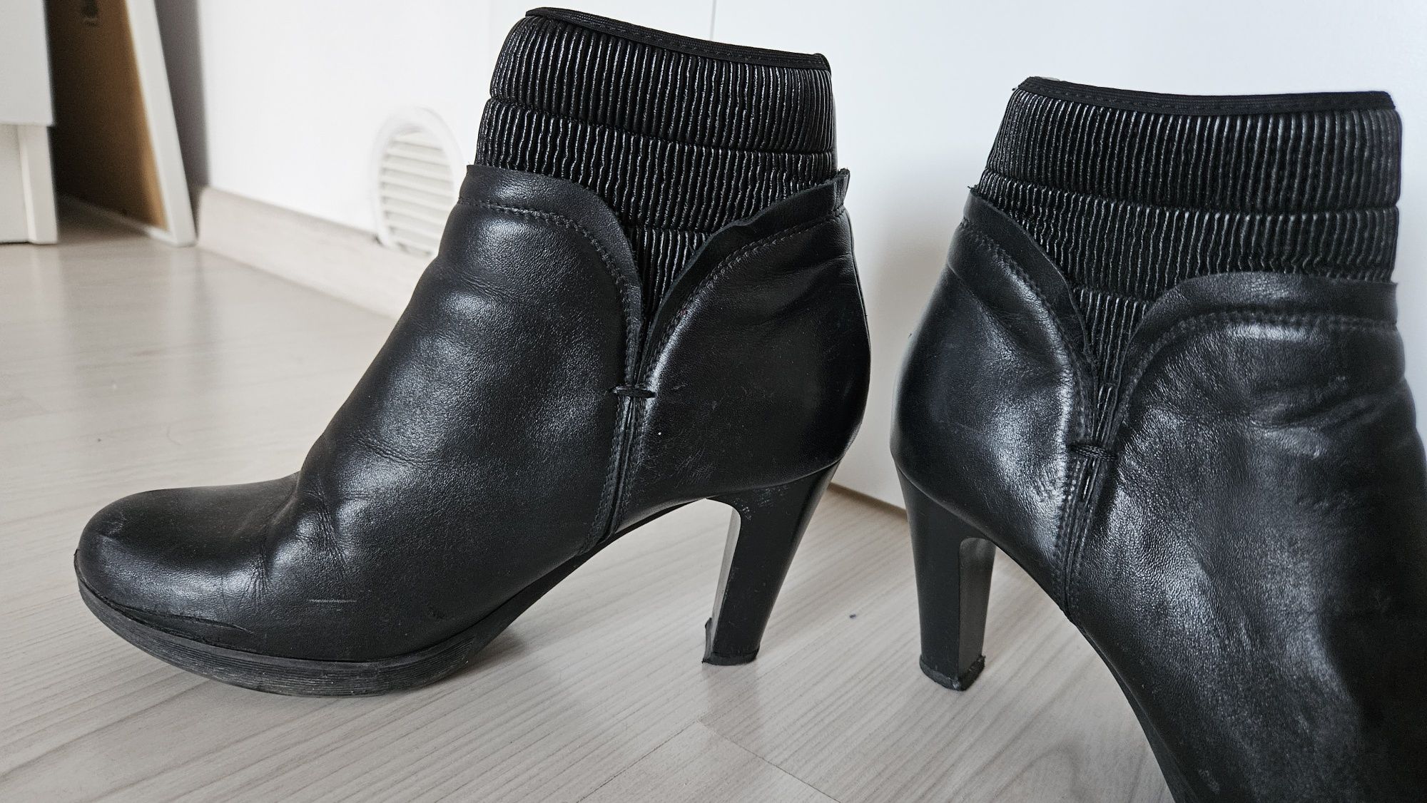 Czarne skórzane buty na obcasie Wojas Lasocki 38 botki kozaki