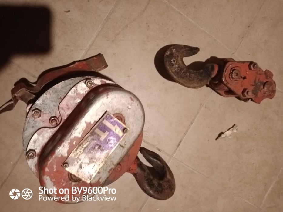 Блок вантажний з крюком , крюк.