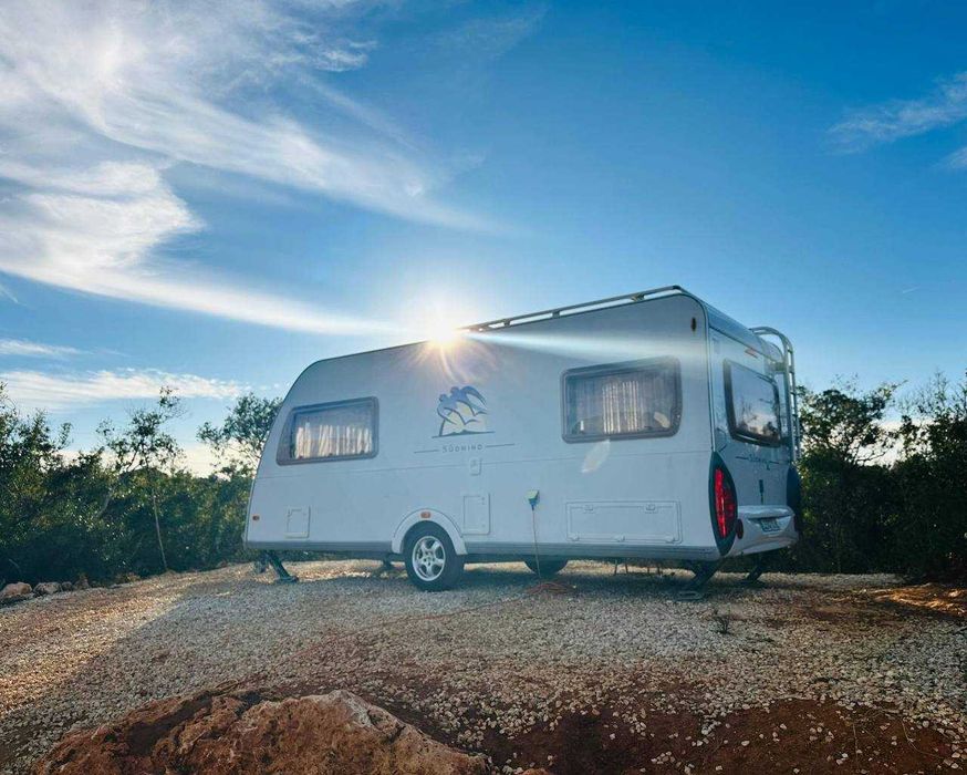 Caravana Knaus Südwind com muito equipamento – Excelente estado!