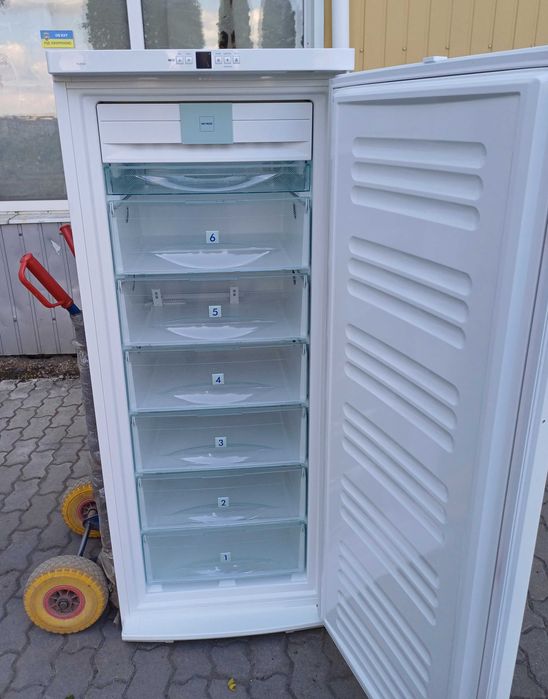 Морозильна камера німецького виробника Liebherr 280 літрів no Frost