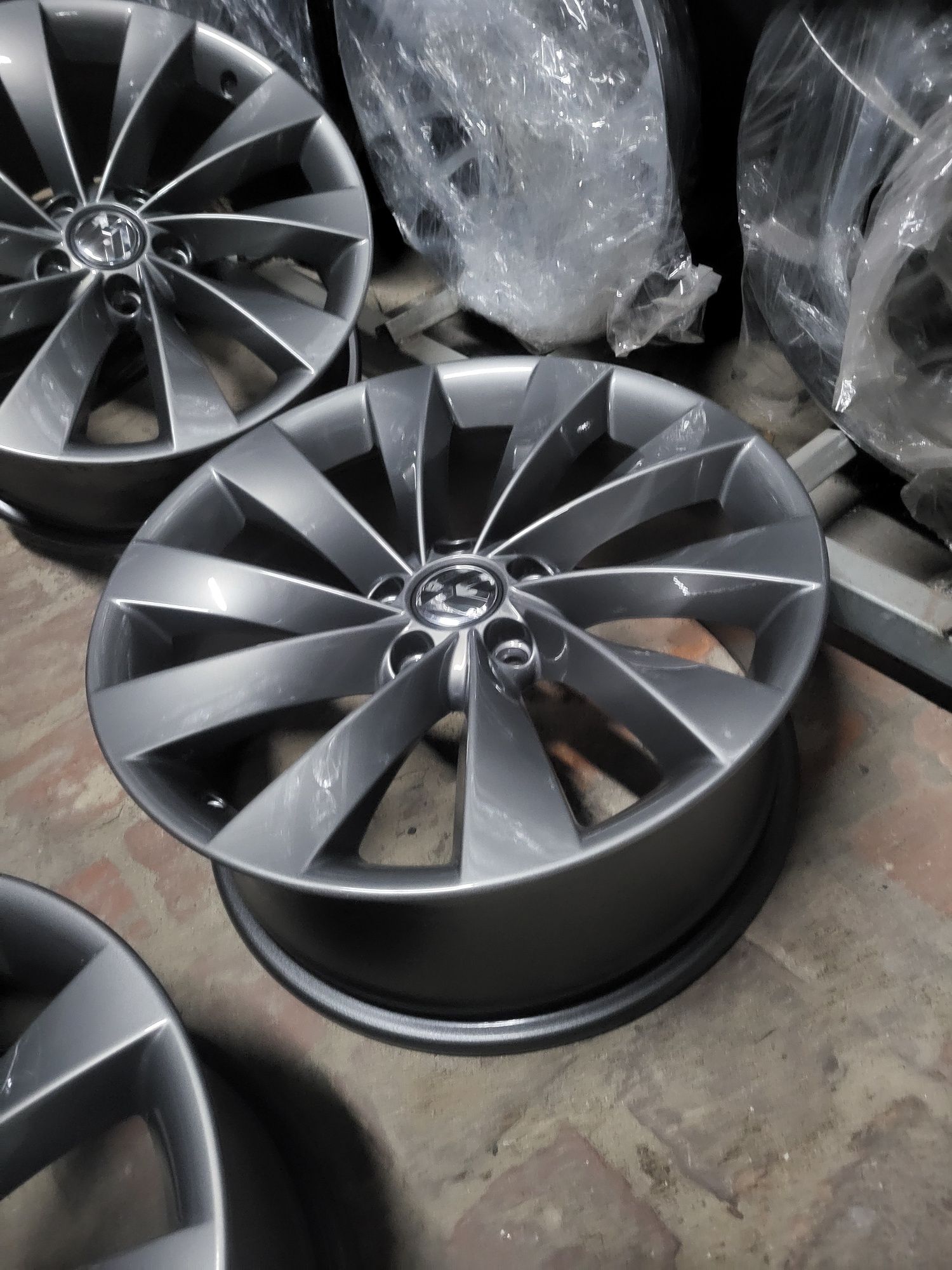 Felgi  18 5x112 Vw Passat b5 b6 b7 b8 arteon  Tiguan Sirocco skoda sea