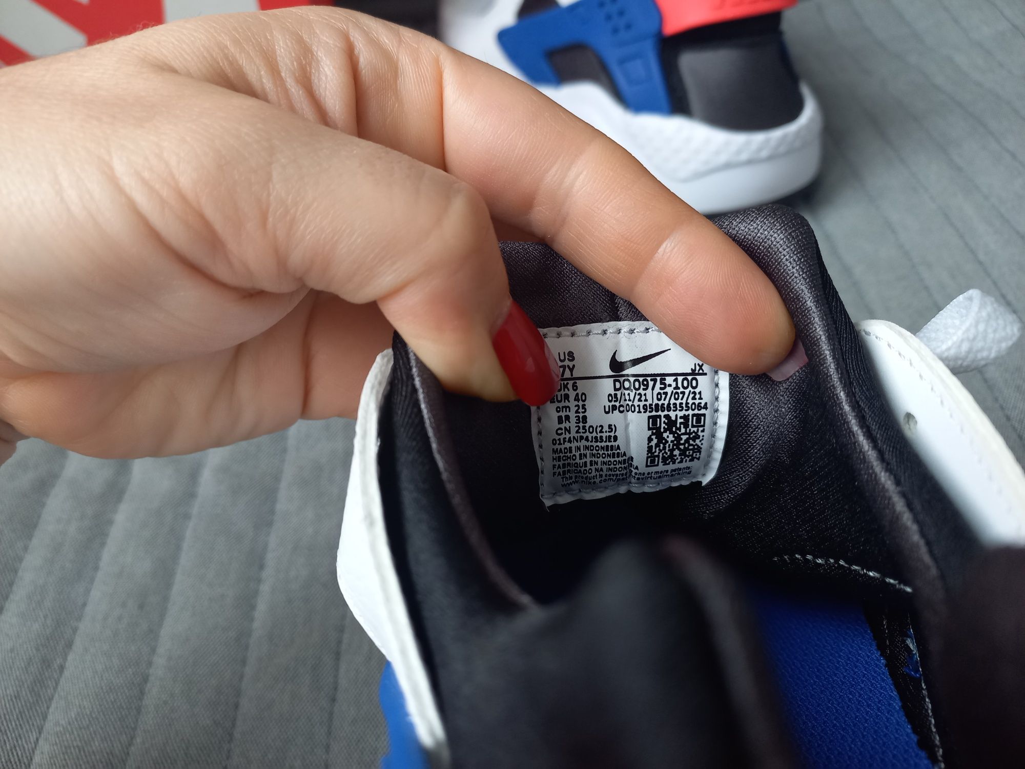 Кроссовки Nike Huarache multi размер 40 новые оригинал