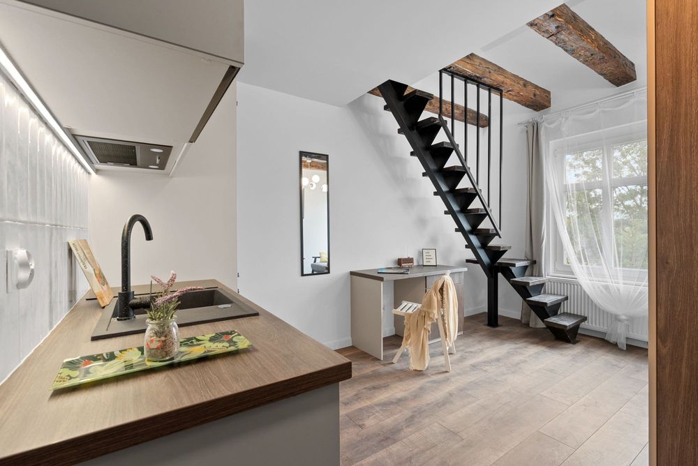 Kawalerk z  antresolą - świeżo po remoncie, ul.Siewna 17 Katowice