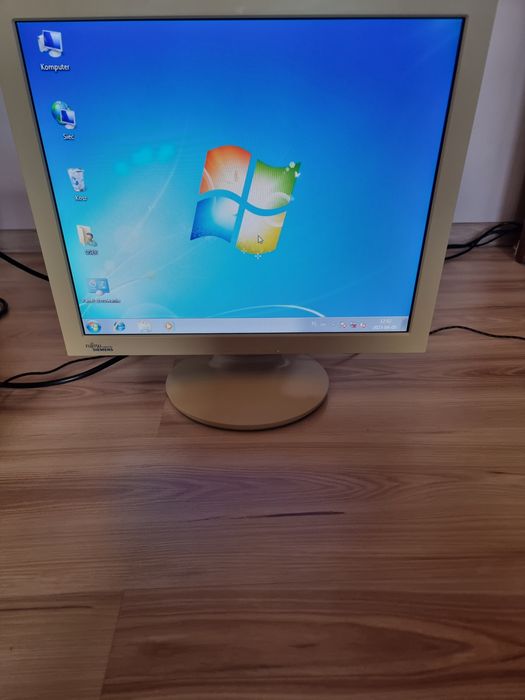 Monitor lcd 19cali 900p VGA