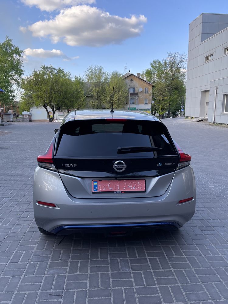 Nissan Leaf 2018 год