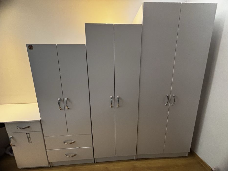 Zestaw szaf + biurko gratis