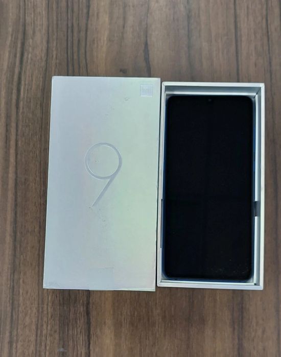 Smartphone XIAOMI MI 9 6GB 48MP Dual Sim Android LTE Desbloquead