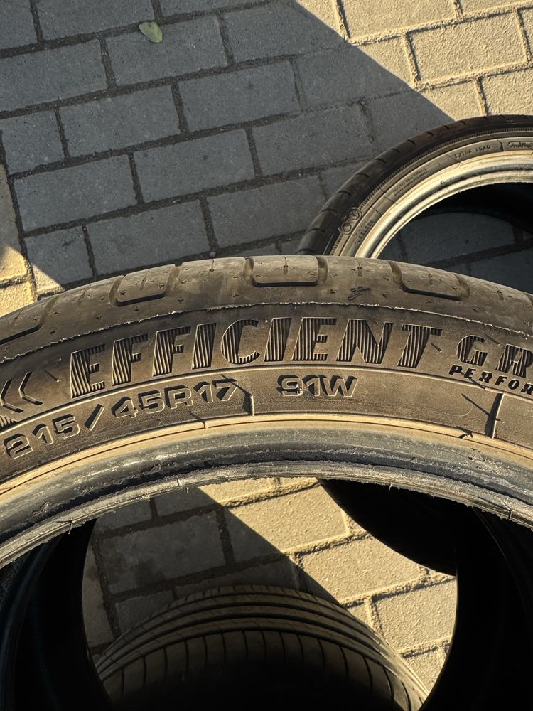 Продам резину гудиер 215/45 r17