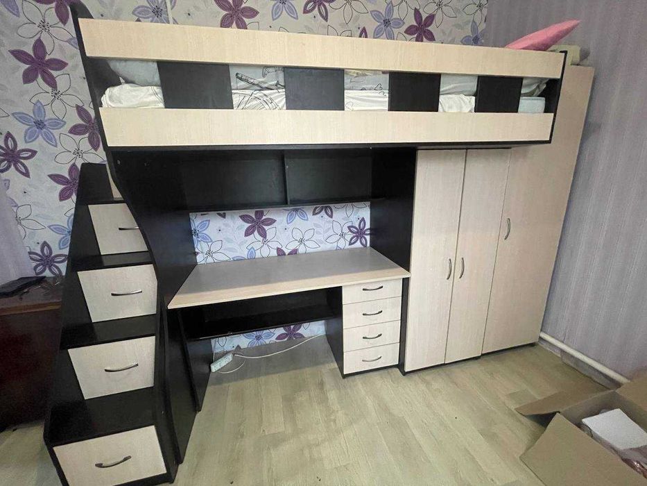 Мебля у дітячу кімнату, ліжко горище, комод та шафа